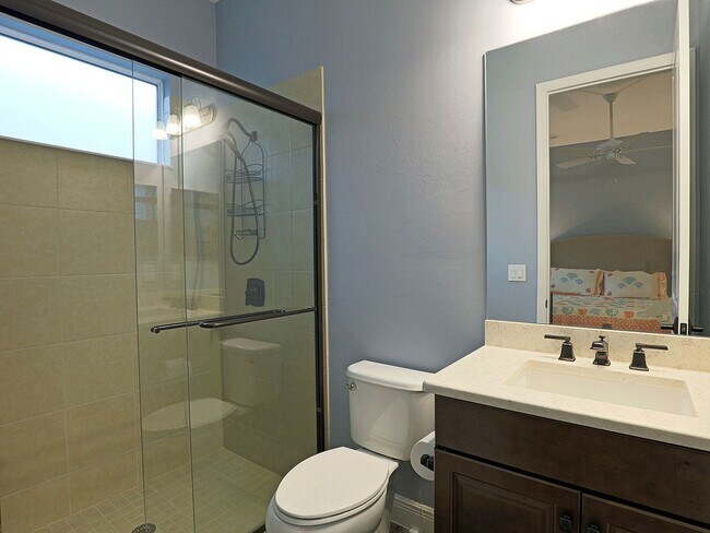 Building Photo - Daniels Place Short Term Rental