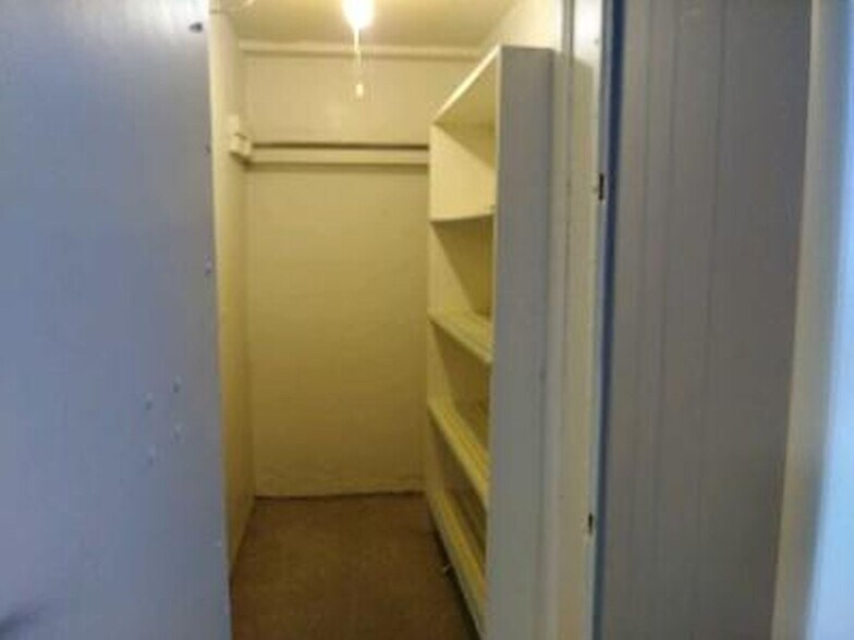 Building Photo - 9 Laird Ave