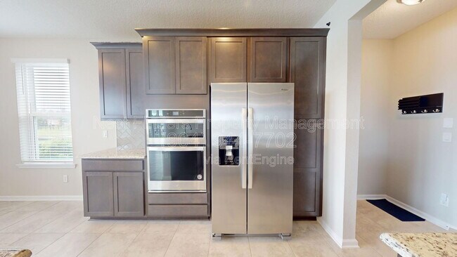 Building Photo - 167 Windermere Way