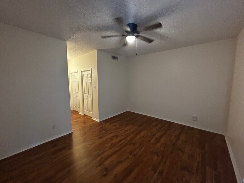 Building Photo - 4434 Harlanwood Dr