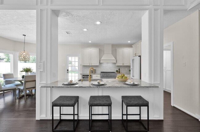 Building Photo - 2811 Crossvine Cir
