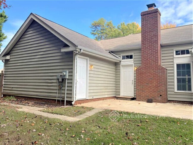 Building Photo - 12300 Woodbend Dr
