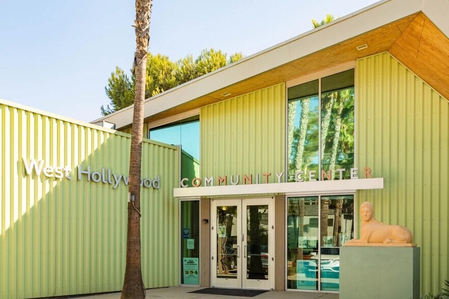 Building Photo - 1745 Camino Palmero St