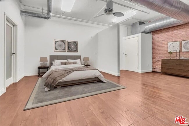 Building Photo - 510 S Hewitt St