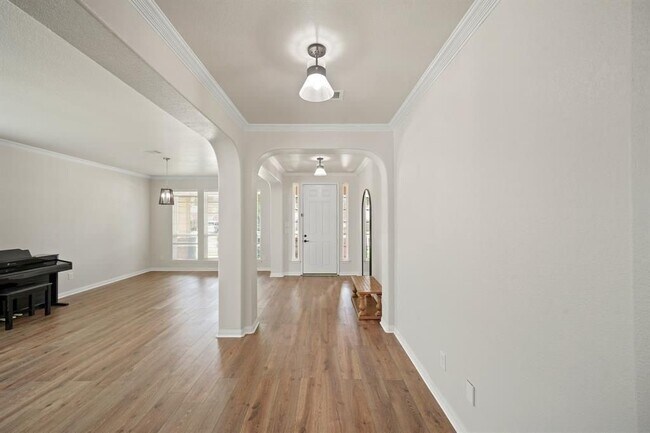 Building Photo - 20358 Mathis Landing Dr