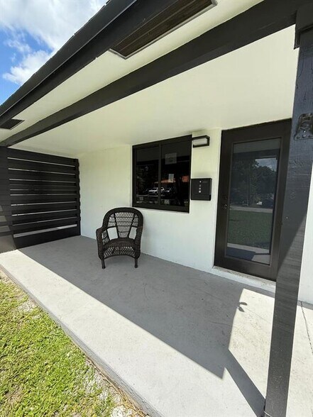 Building Photo - 2927 SW 19th St