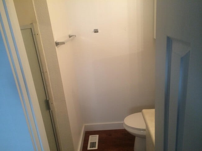 Building Photo - 3050 Brittany Dr