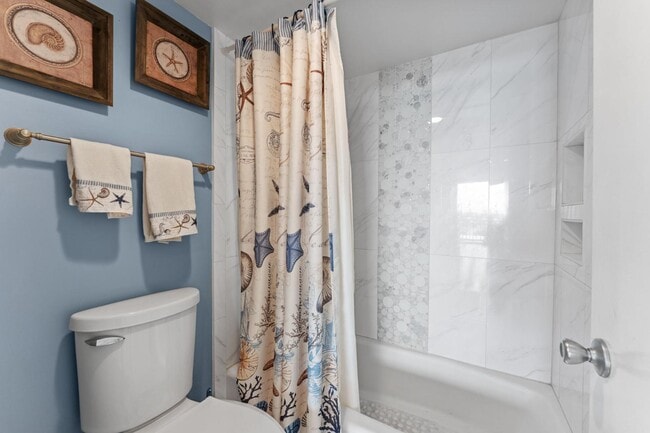 Building Photo - 1 Key Capri