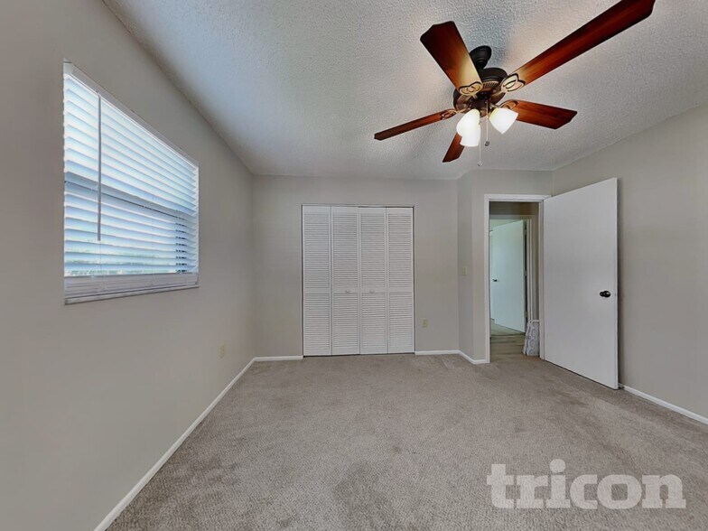 Building Photo - 4918 Ithaca Ln