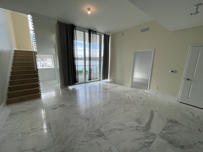Building Photo - 400 Sunny Isles Blvd
