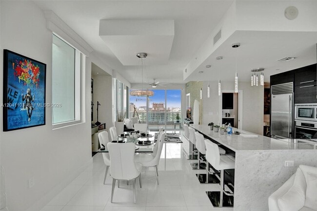Building Photo - 900 Biscayne Blvd
