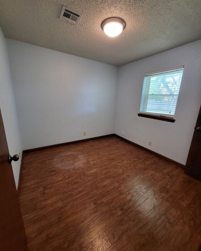 Building Photo - Welcome Home!!!
