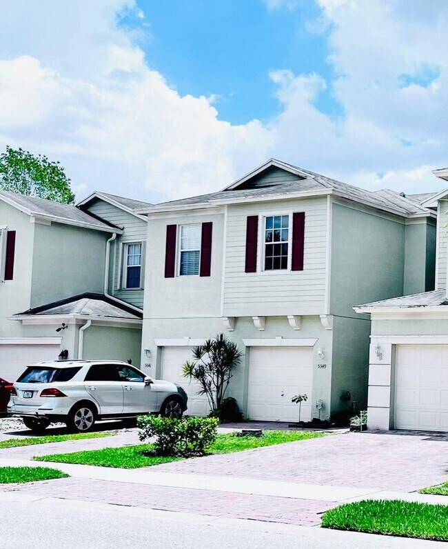 Building Photo - 5349 White Oleander