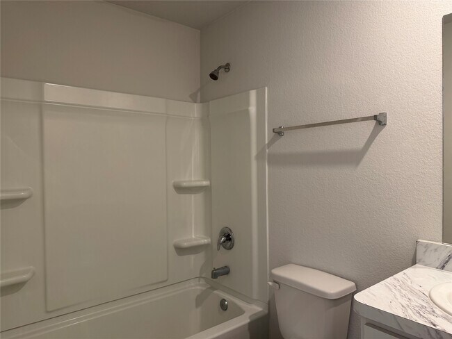 Building Photo - 958 Rd 5702