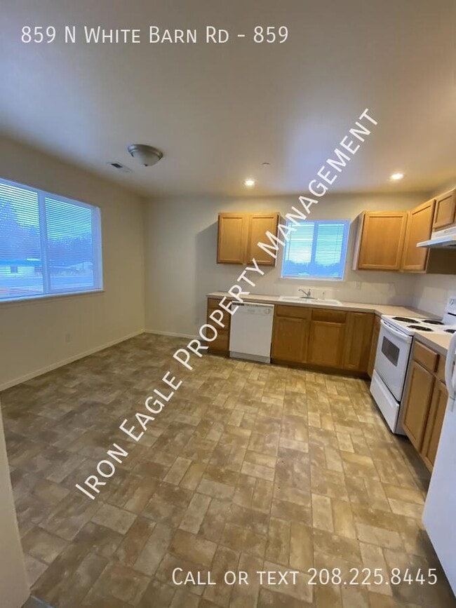 Building Photo - 859 N White Barn Rd