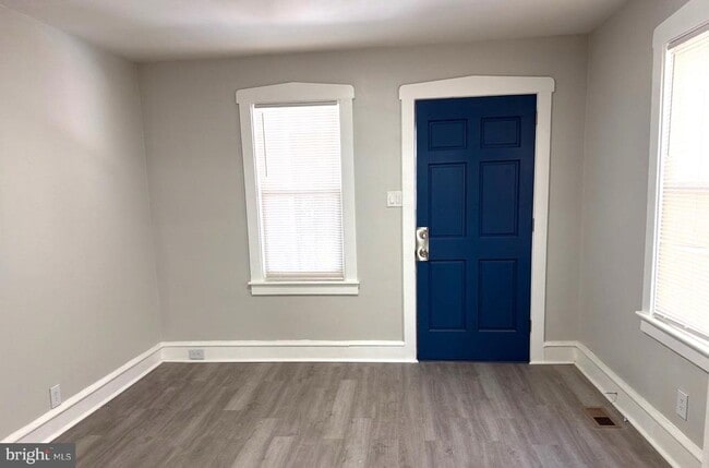 Building Photo - 244 Mansion Ave