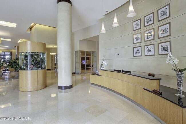 Building Photo - 1431 Riverplace Blvd