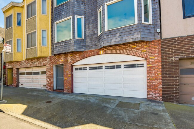 Building Photo - 4627 Irving St