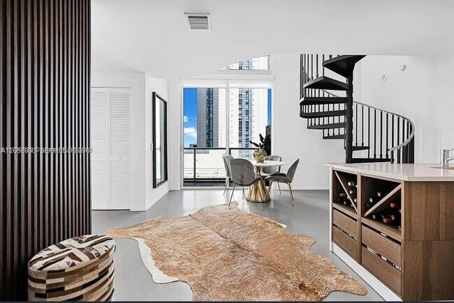 Building Photo - 300 S Biscayne Blvd