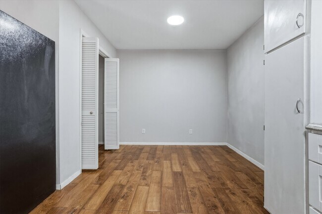 Building Photo - 5734 Arthington Ave