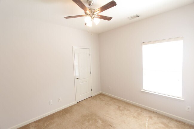 Building Photo - Homewood Area - Oxmoor Glen - Minutes to Downtown & UAB