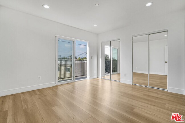 Building Photo - 2057 1/2 S Garth Ave