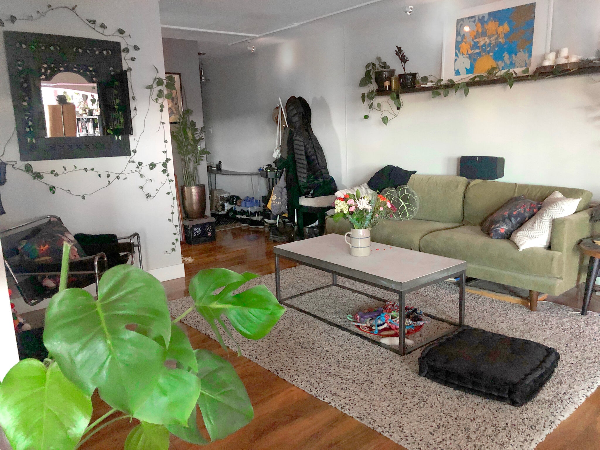 Den, open floorplan - 800 N Washington St
