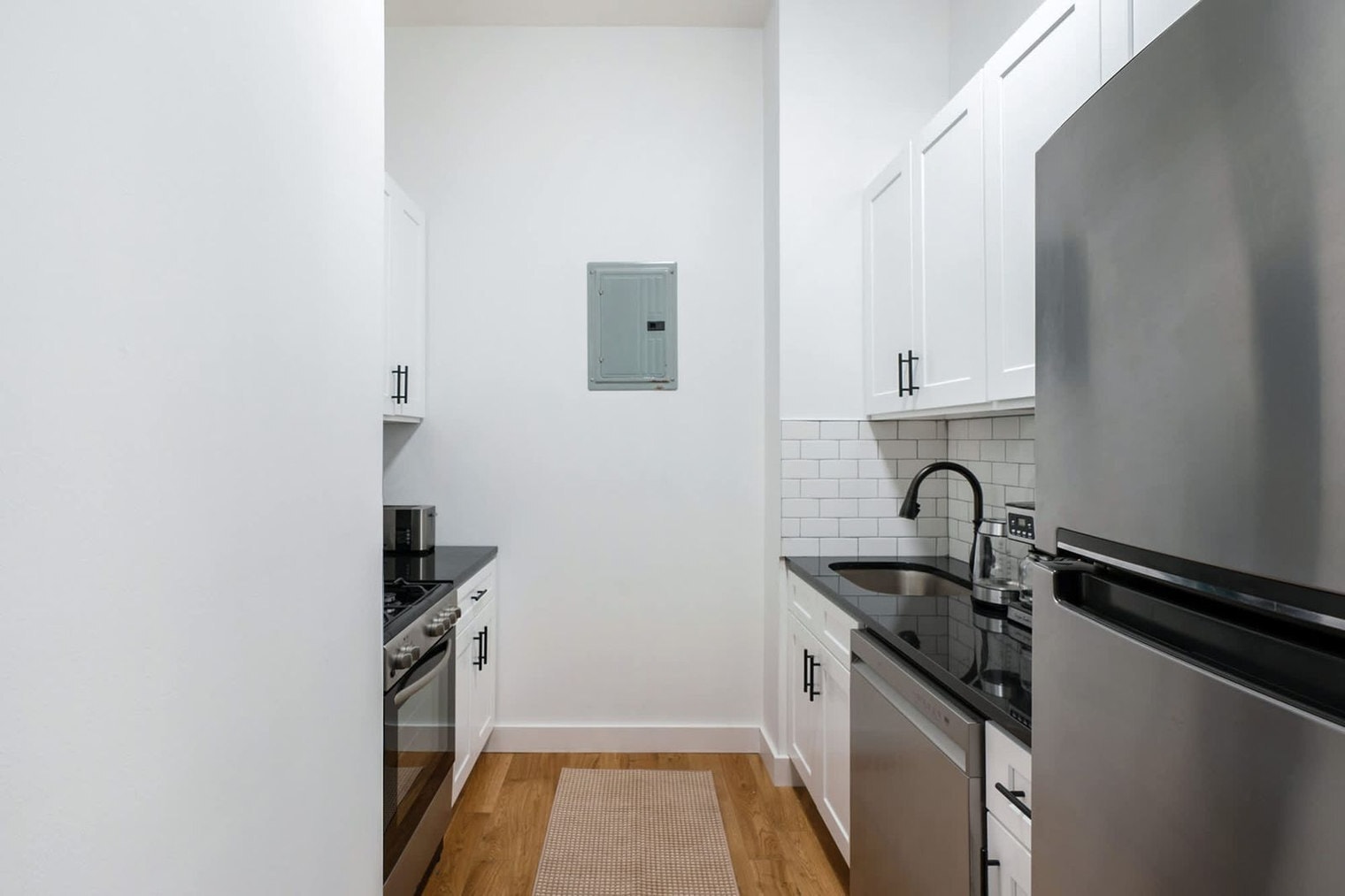 Building Photo - 226 W 97th St