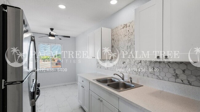 Building Photo - 247 San Jacinto Dr