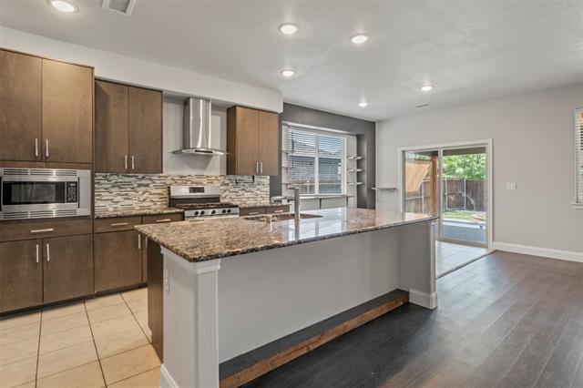 Building Photo - 1017 Chatsworth Dr