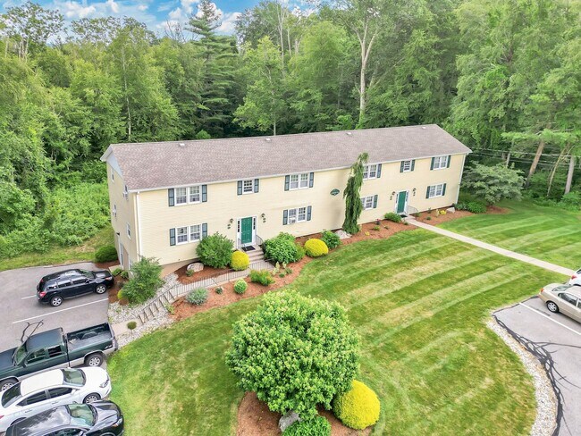 Building Photo - Andover, CT- One bedroom one bath apt in a gorgeous country setting.  It is time for a new start!