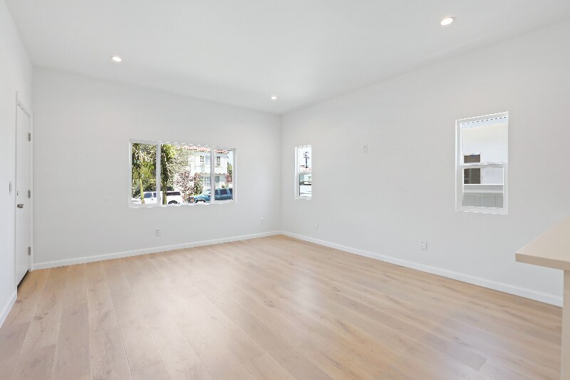 Building Photo - 5234 W 20th St