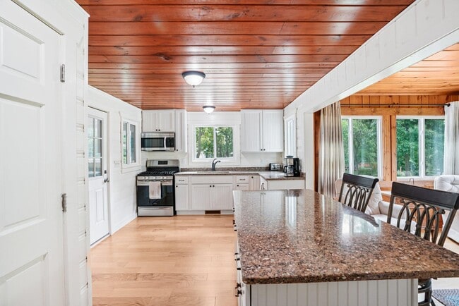 Building Photo - N3219 Cherry Rd