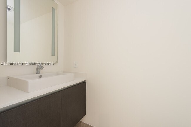 Building Photo - 1451 Brickell Ave