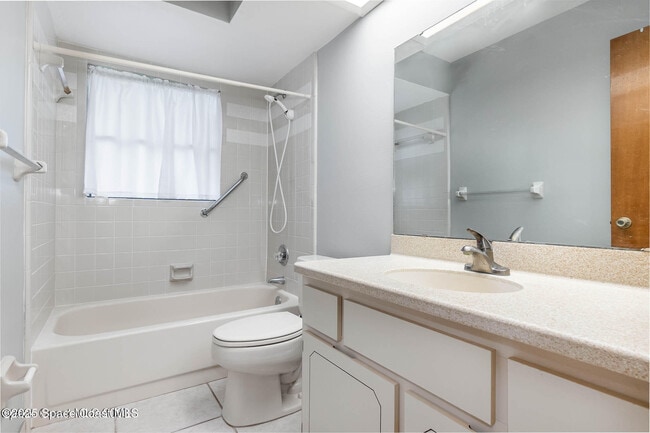 Building Photo - 1244 Lakeview Dr