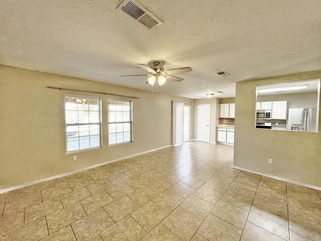 Building Photo - 9307 Vista Clara Loop NW