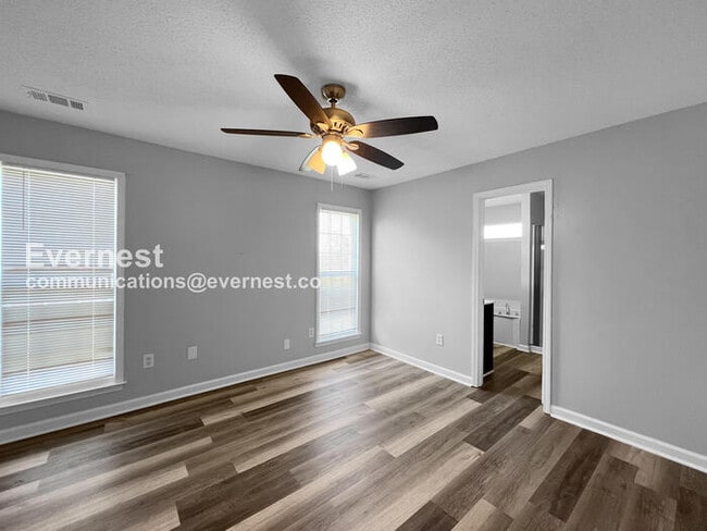 Building Photo - 5641 Kaitlyn Dr W