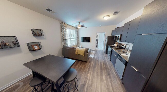 Building Photo - A0 | 1 Bed 1 Bath | 563 sf | $1500-$1770 |...