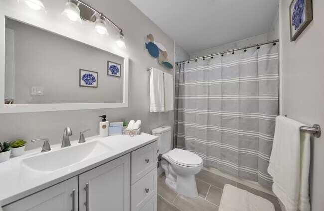 Building Photo - 102 W Corral St