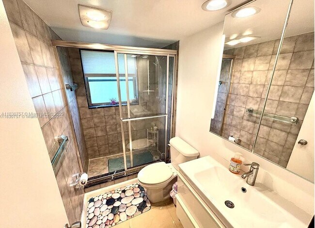 Building Photo - 3051 S Palm Aire Dr