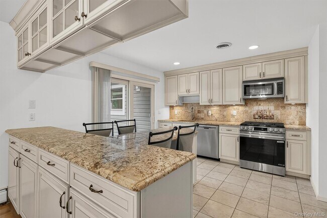 Building Photo - 234 Betsy Ross Dr
