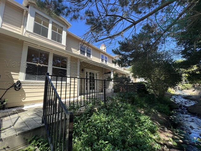 Building Photo - Two Bed Pacific Grove Condo in Gated Commu...