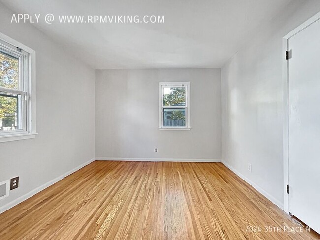 Building Photo - 3br 2ba 2cg ~ Security Deposit Free Altern...