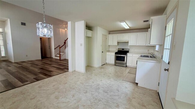 Building Photo - 1005 Traci Michelle Dr