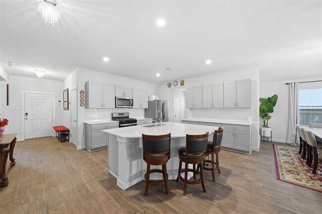 Building Photo - 318 Merriman Rd