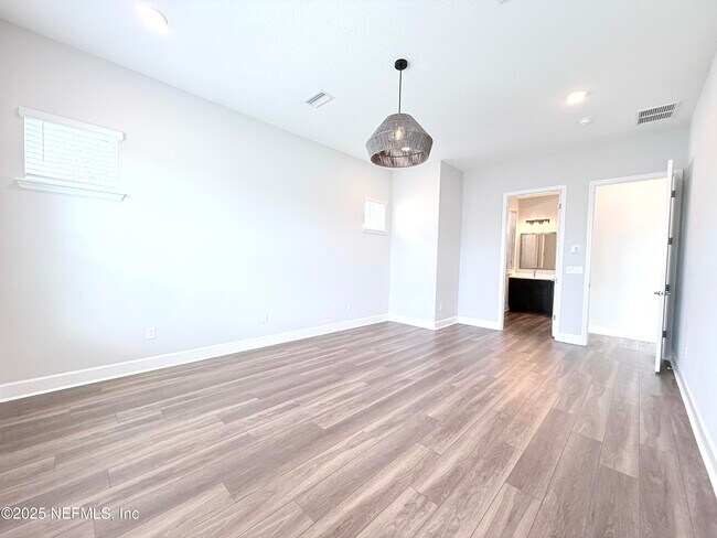 Building Photo - 10682 Aventura Dr