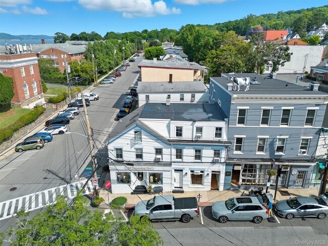 Building Photo - 3 Spring St