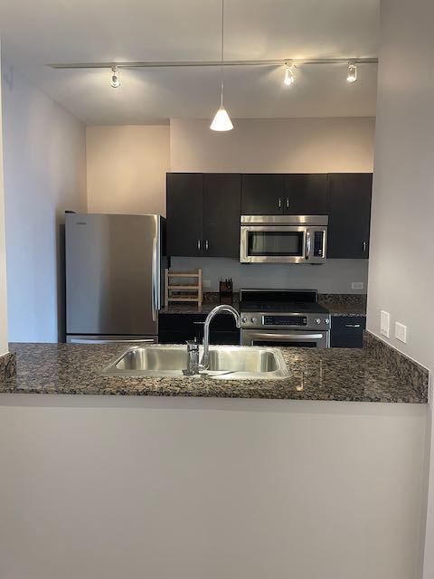 Building Photo - 8 E Randolph St