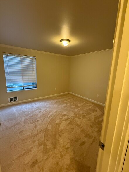 Building Photo - 10009 NE 123rd St