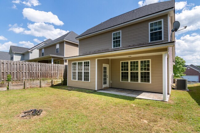 Building Photo - 2053 Dundee Way